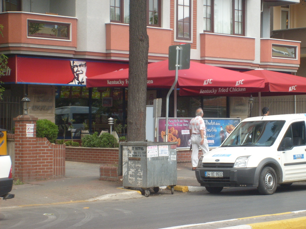 Kfc Acibadem Restaurant Kadikoy Istanbul Anadolu Yakasi Semt Dunyasi