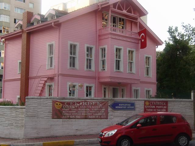 Semt Dunyasi Huseyinkutlu Tas Cekirdek Cocuk Yuvasi